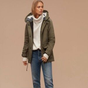 Aritzia - TNA Griffith 3-in-1 Hooded Parka Jacket in Army / Olive Green.  Small
